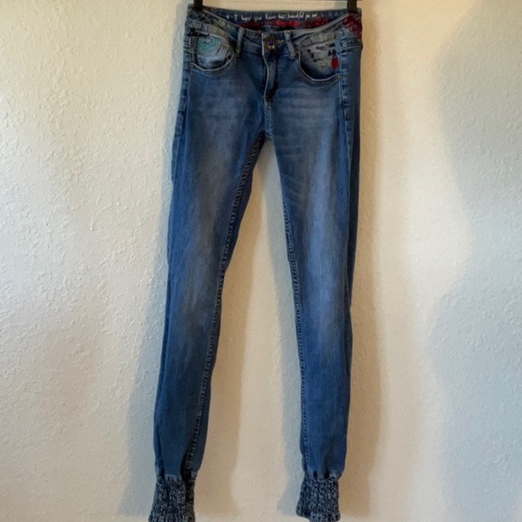 DESIGUAL Jeans. Say Something Nice Sz 26. Preloved. Stretch. Embroidery. - Picture 4 of 13